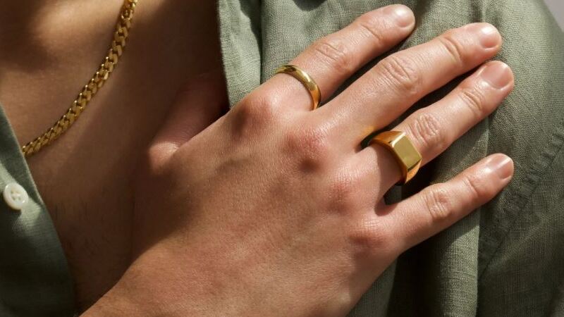men’s moissanite wedding rings
