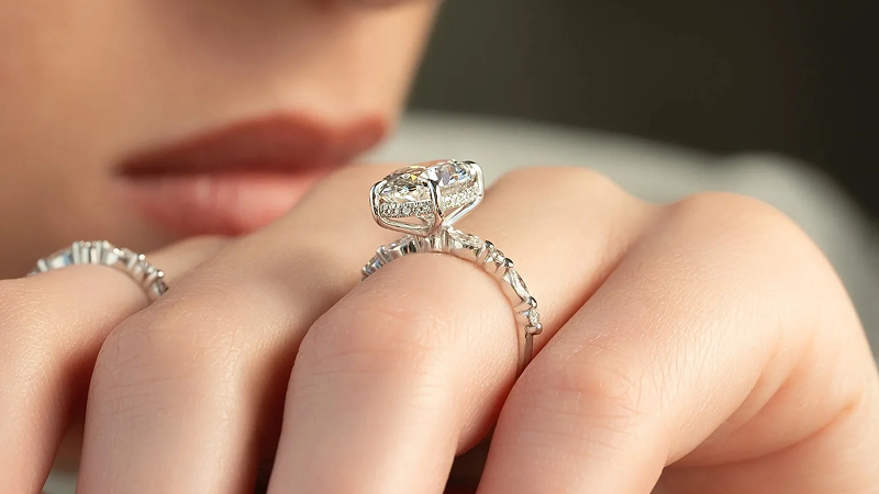 Moissanite Oval Engagement Rings