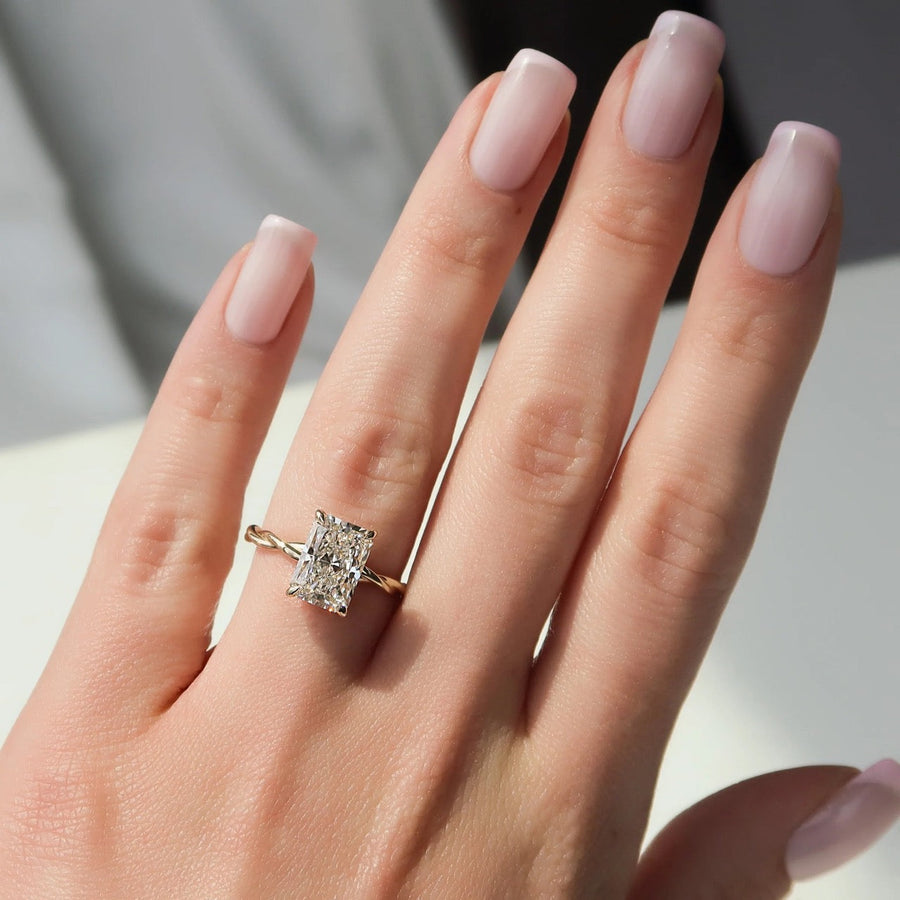  The Alice Radiant Lab Diamond Ring 18k Yellow Gold 003