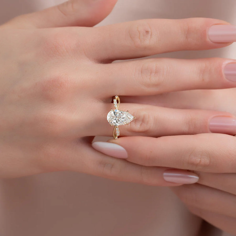  The Daisy Pear Lab Diamond Ring 14k Yellow Gold 004