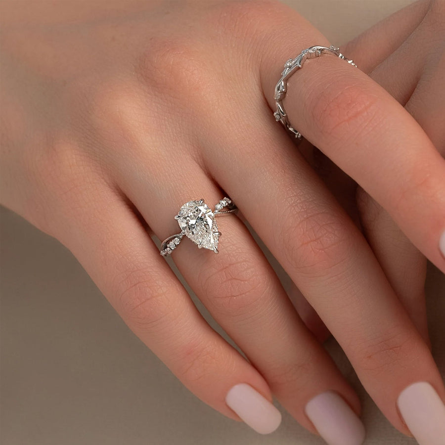  The Daisy Pear Lab Diamond Ring 18k White Gold 004