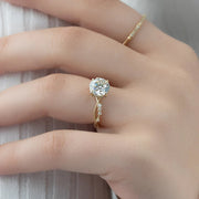  The Daisy Round Lab Diamond Ring 18k Yellow Gold 005
