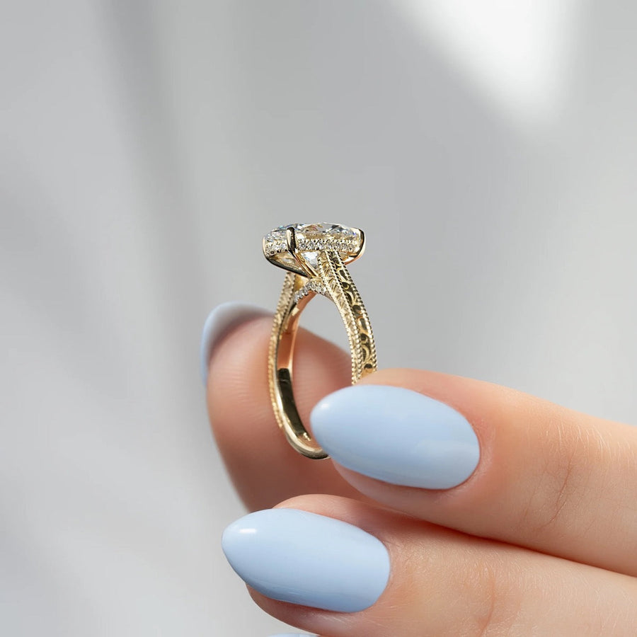  The Elizabeth Oval Lab Diamond Ring 18k Yellow Gold 004