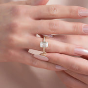  The Marilyn Emerald Moissanite Ring 18k Yellow Gold 004