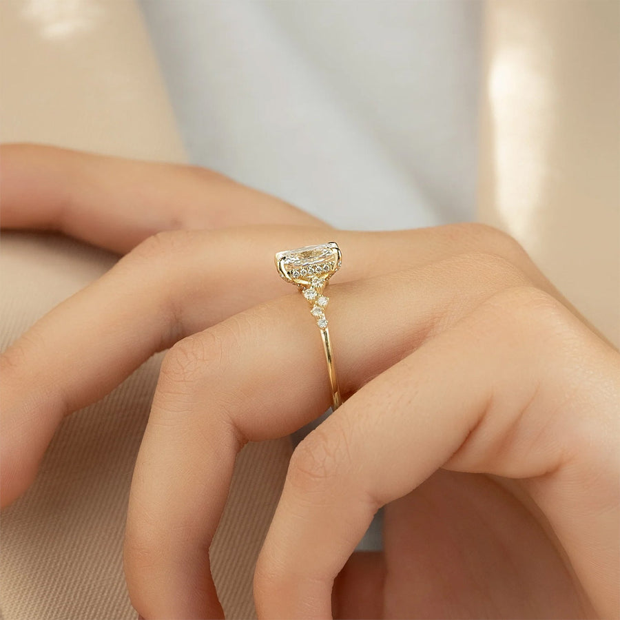  The Mia Radiant Lab Diamond Ring 18k Yellow Gold 003