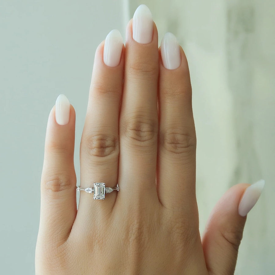  The Naomi Emerald Lab Diamond Ring 18k White Gold 004 Final
