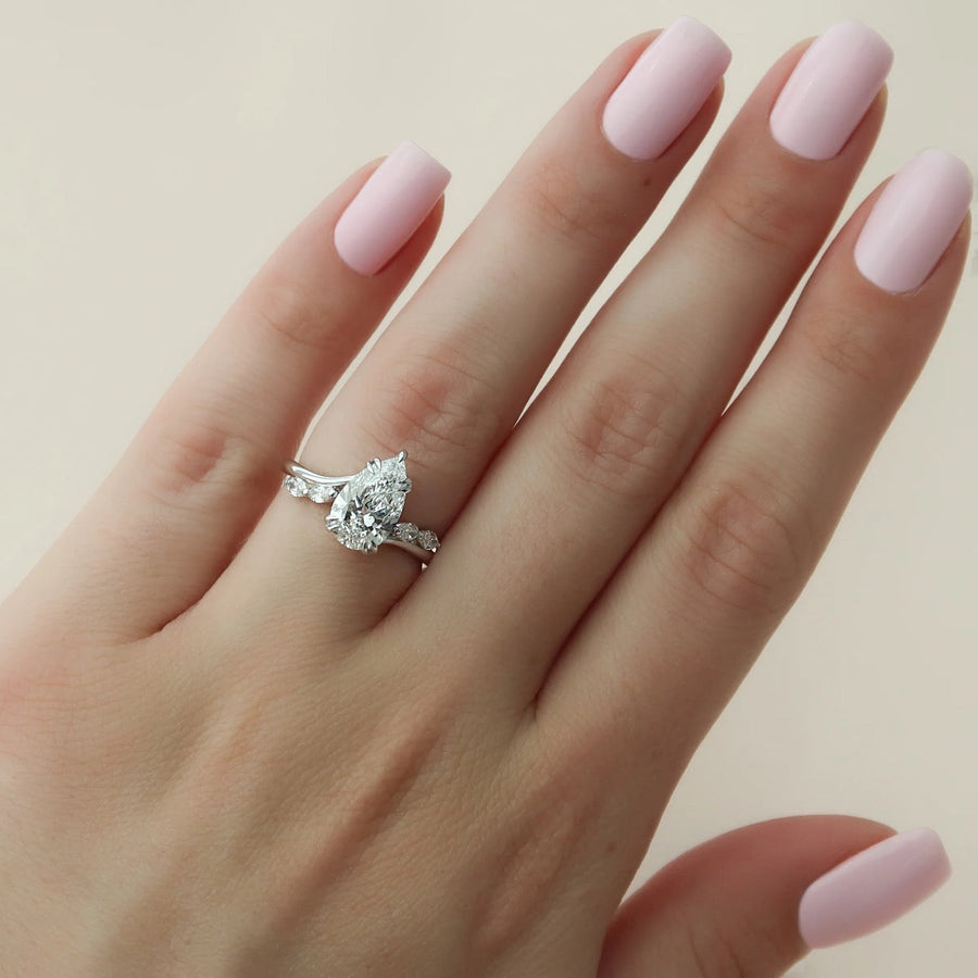  The Nova Pear Lab Diamond Ring 18k White Gold 003