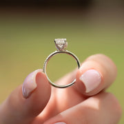  The Pave Crown Kamellie Emerald Lab Diamond Ring 14k White Gold 004