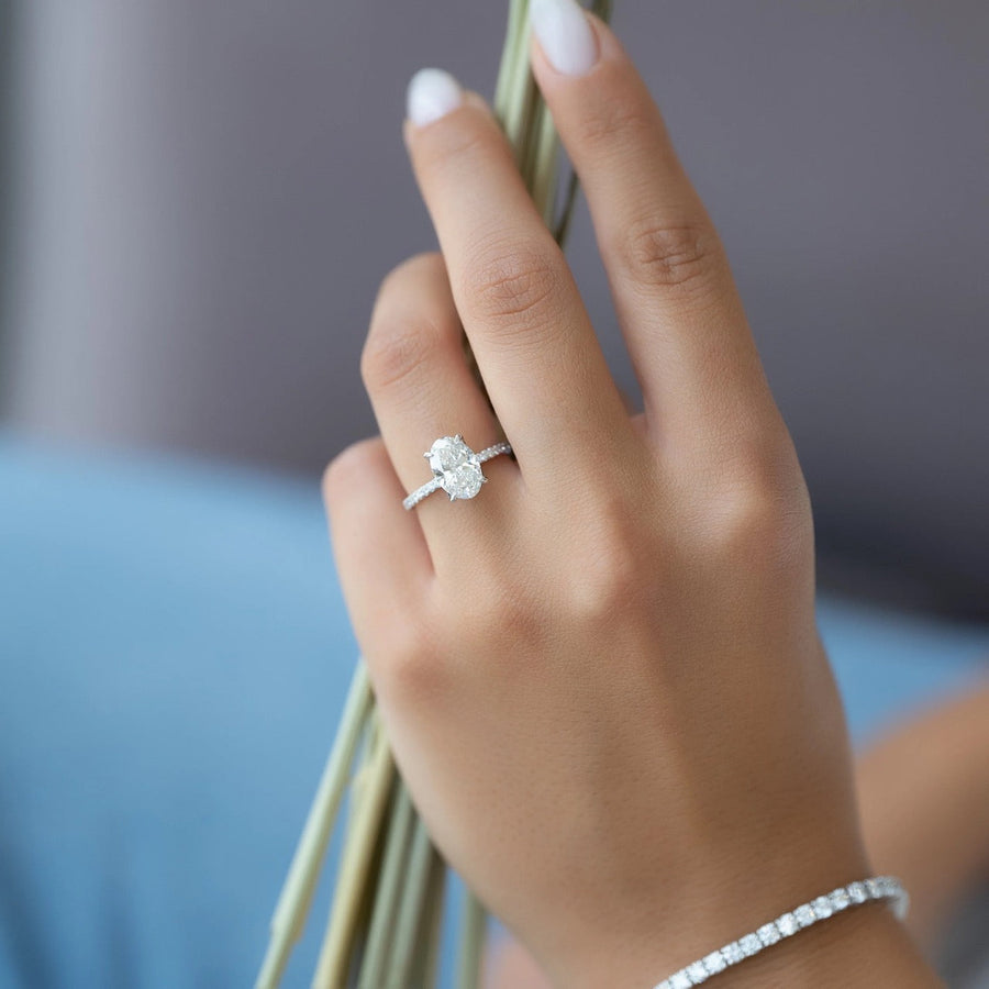  The Pave Petal Kamellie Oval Lab Diamond Ring 18k White Gold 003