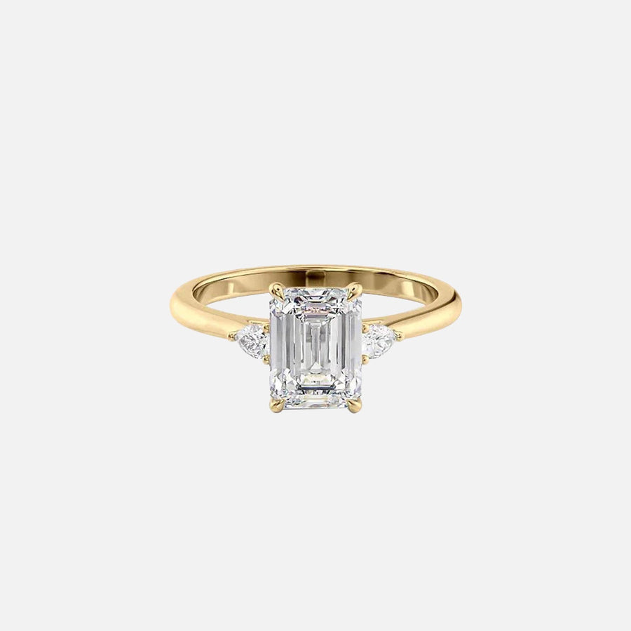  The Pears Liv Emerald Lab Diamond Ring 18k Yellow Gold 001