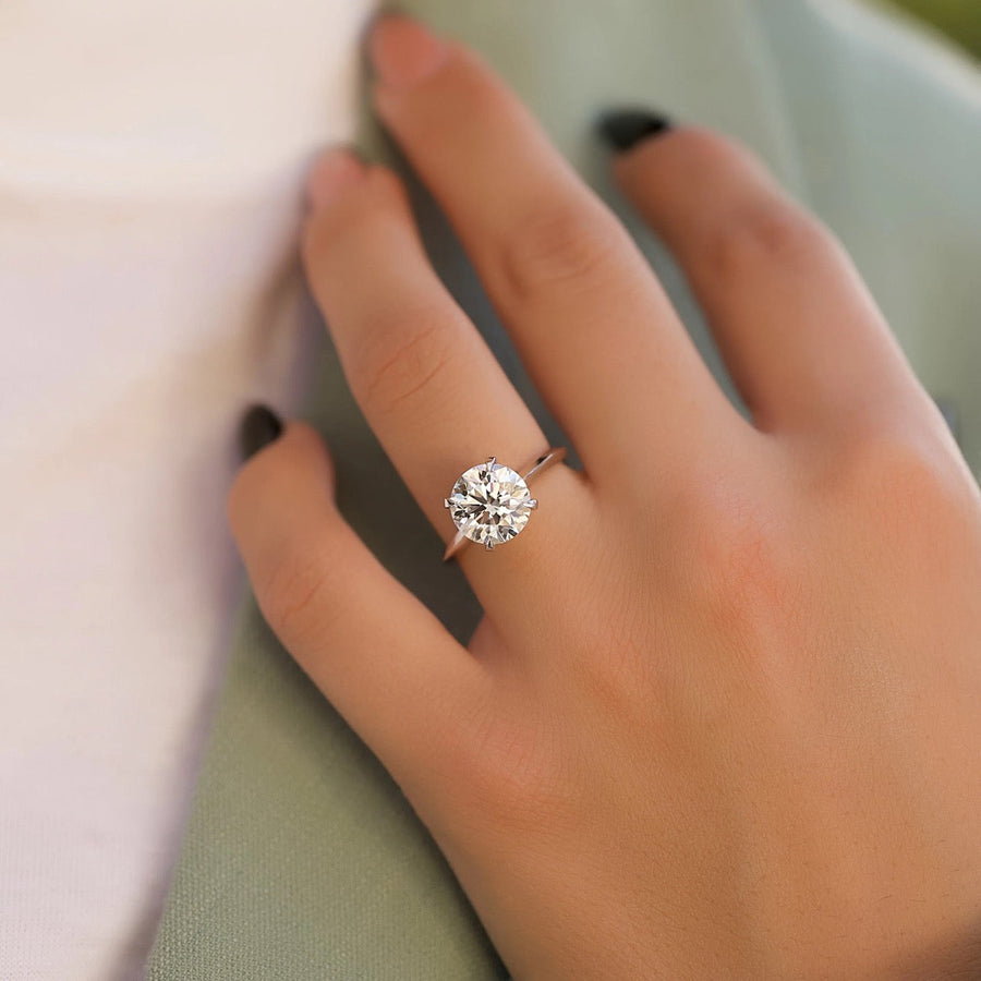  The Razor Kamellie Round Moissanite Ring 14k White Gold 003