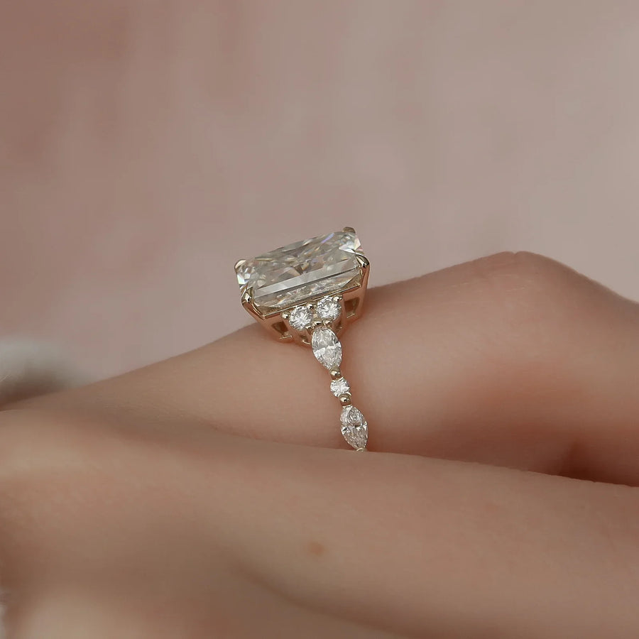  The Round Kristen Radiant Lab Diamond Ring 18k Yellow Gold 003