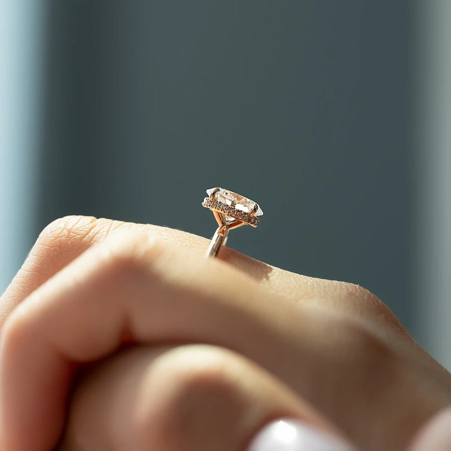  The Solitaire Alex Oval Moissanite Ring 18k Rose Gold 003