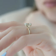  The Solitaire Crown Kamellie Oval Lab Diamond Ring 14k Yellow Gold 003