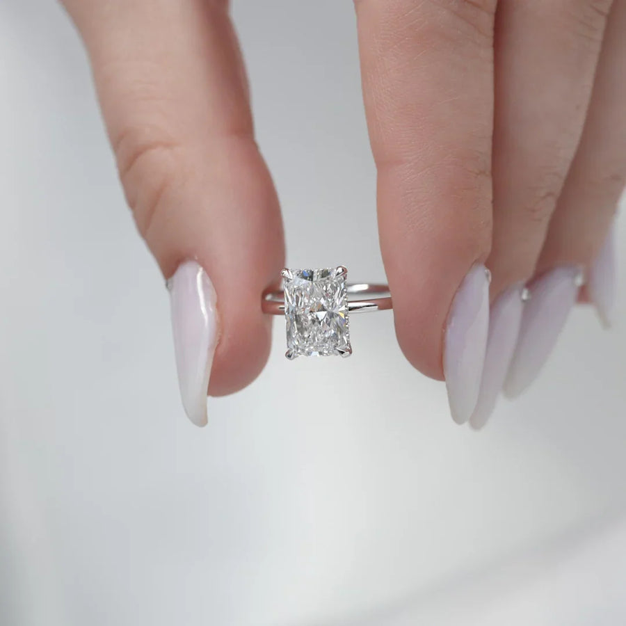  The Solitaire Crown Kamellie Radiant Lab Diamond Ring 14k White Gold 004 Final