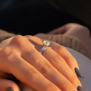  The Solitaire Kamellie Cushion Lab Diamond Ring 18k White Gold 003 970ca802-5d6c-4075-bca0-f0158d950738
