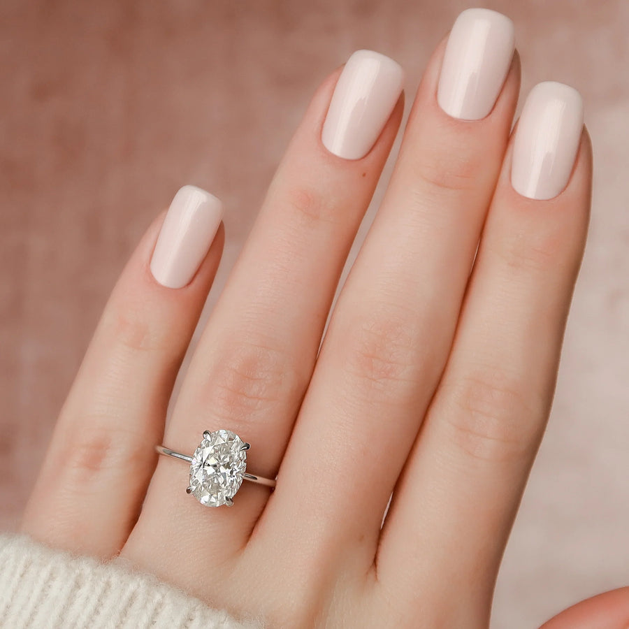  The Solitaire Kamellie Oval Lab Diamond Ring 18k White Gold 004 Final