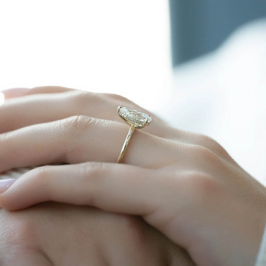  The Solitaire Kamellie Pear Lab Diamond Ring 14k Yellow Gold 004 Final