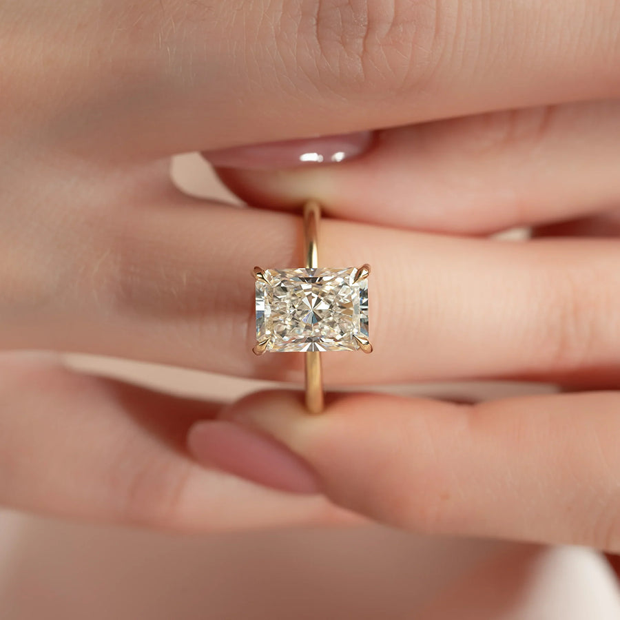  The Solitaire Kamellie Radiant Lab Diamond Ring 14k Yellow Gold 003 Final