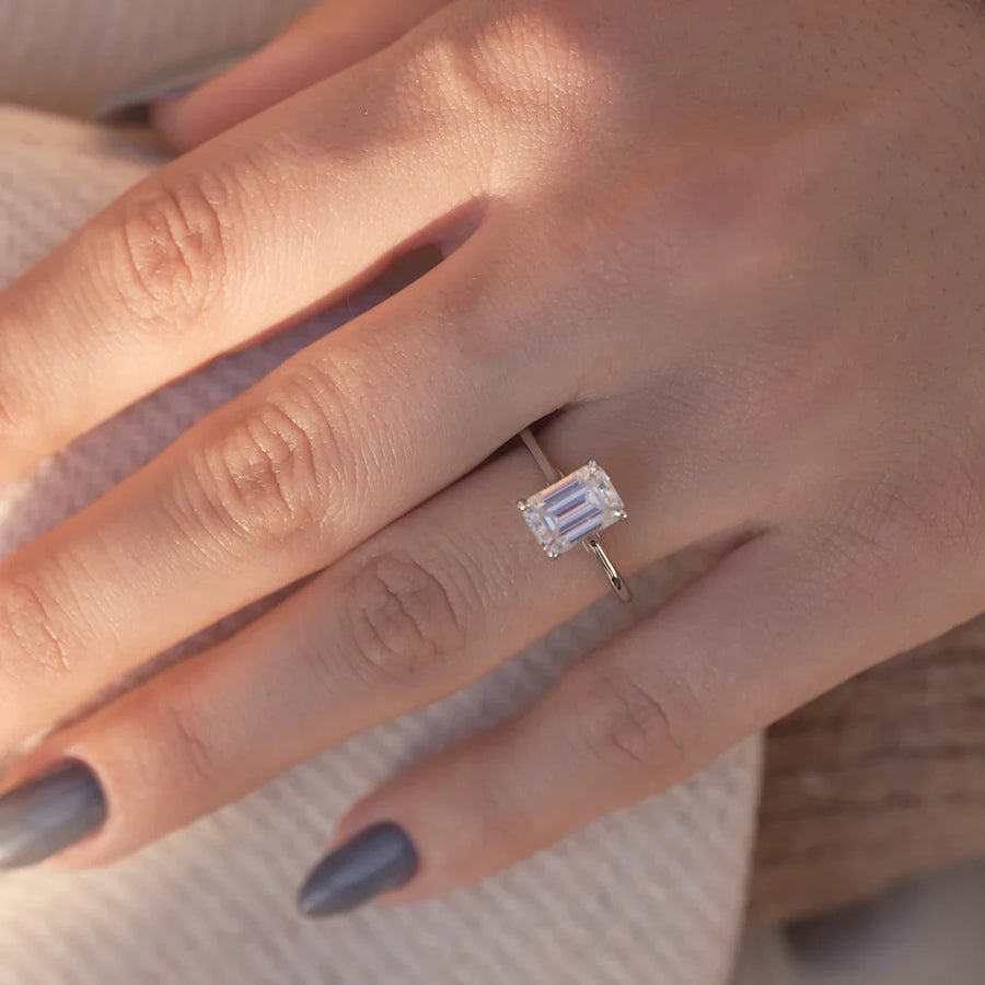  The Solitaire Lexie Emerald Moissanite Ring 18k White Gold 003