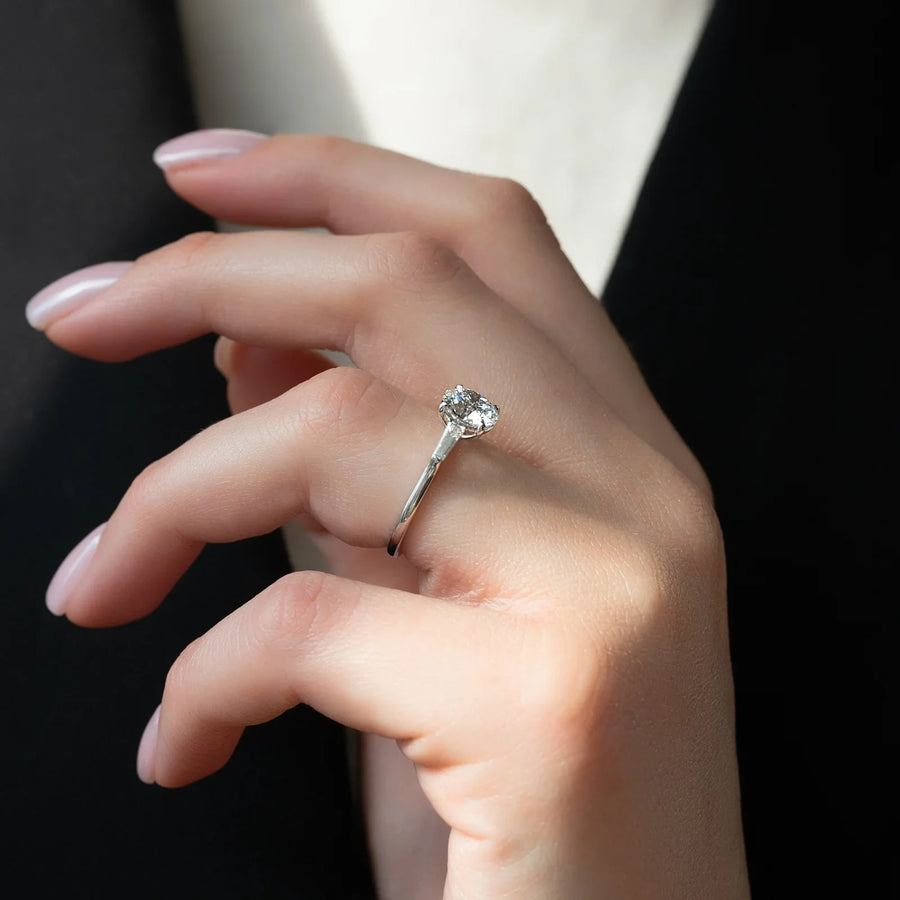  The Solitaire Liv Round Moissanite Ring 18k White Gold 003