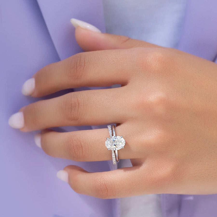  The Solitaire Low Profile Kamellie Oval Moissanite Ring 18k White Gold 005