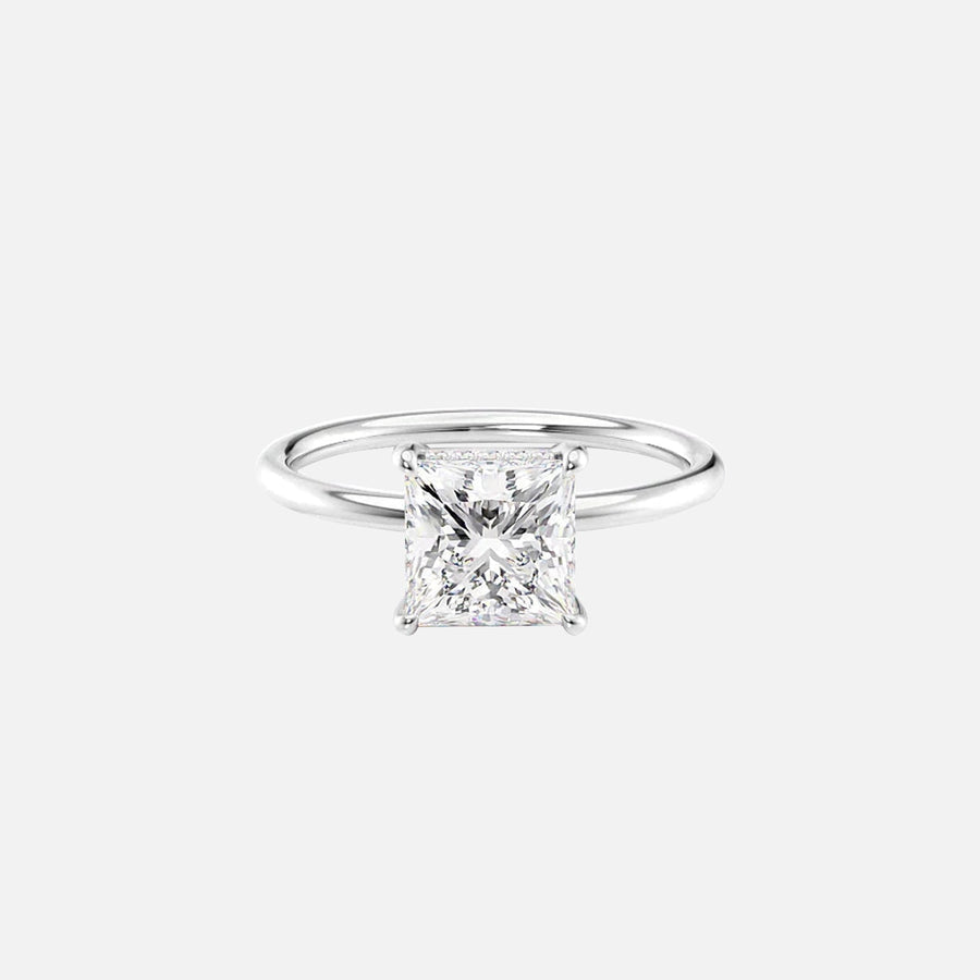  The Solitaire Low Profile Kamellie Princess Moissanite Ring 18k White Gold 001
