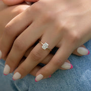  The Solitaire Low Profile Kamellie Radiant Lab Diamond Ring 18k Rose Gold 004