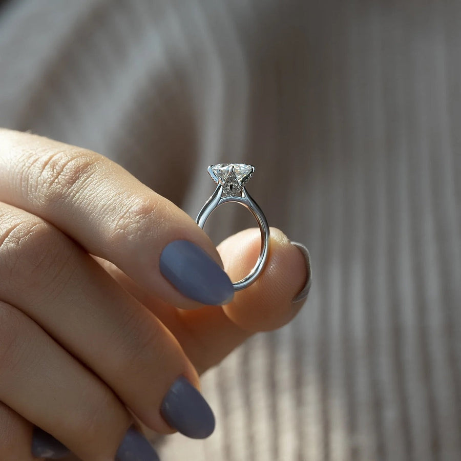  The Solitaire Madison Oval Moissanite Ring 18k White Gold 005 Final