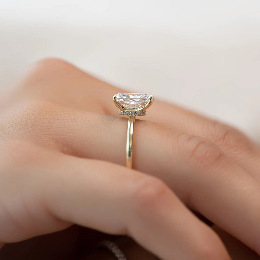  The Solitaire Nelly Radiant Lab Diamond Ring 18k Yellow Gold 004 Final