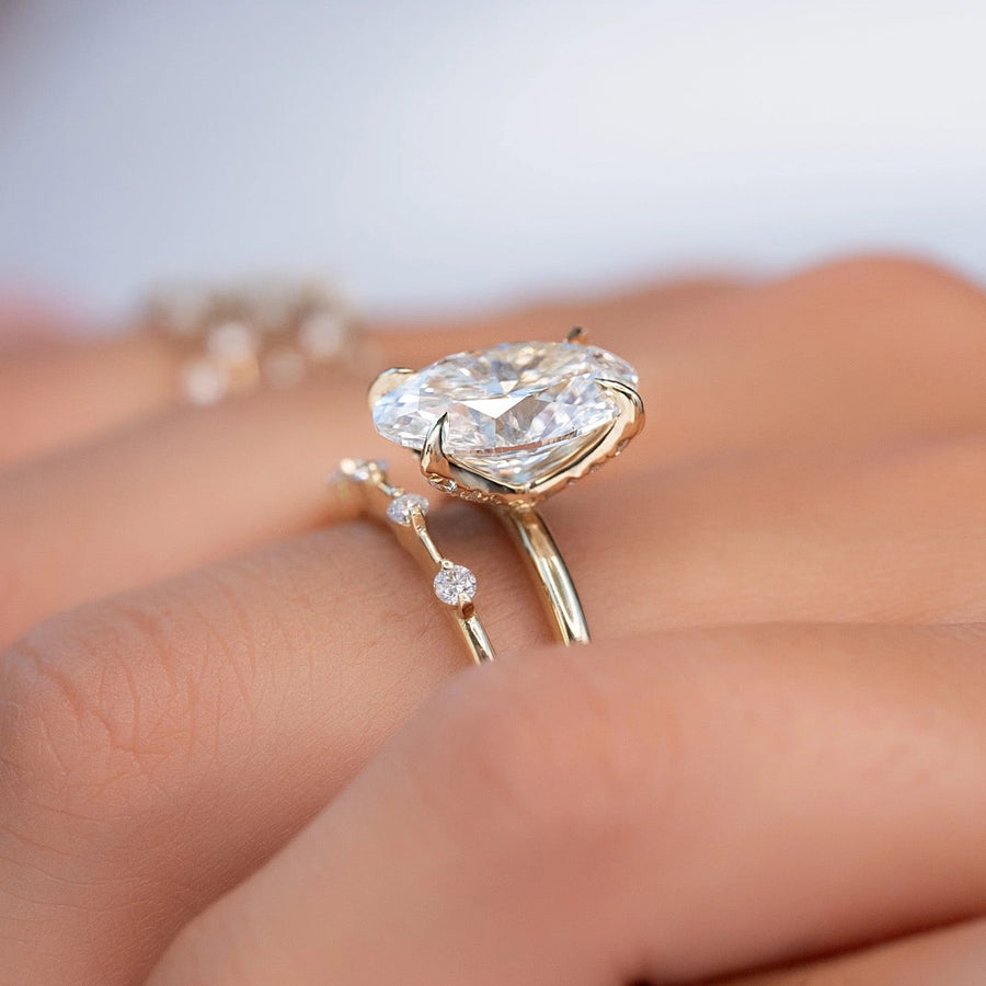  The Solitaire Petal Kamellie Oval Lab Diamond Ring 18k Yellow Gold 004 Final