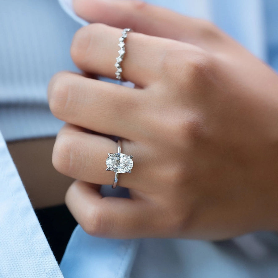  The Solitaire Petal Kamellie Oval Moissanite Ring 18k White Gold 003