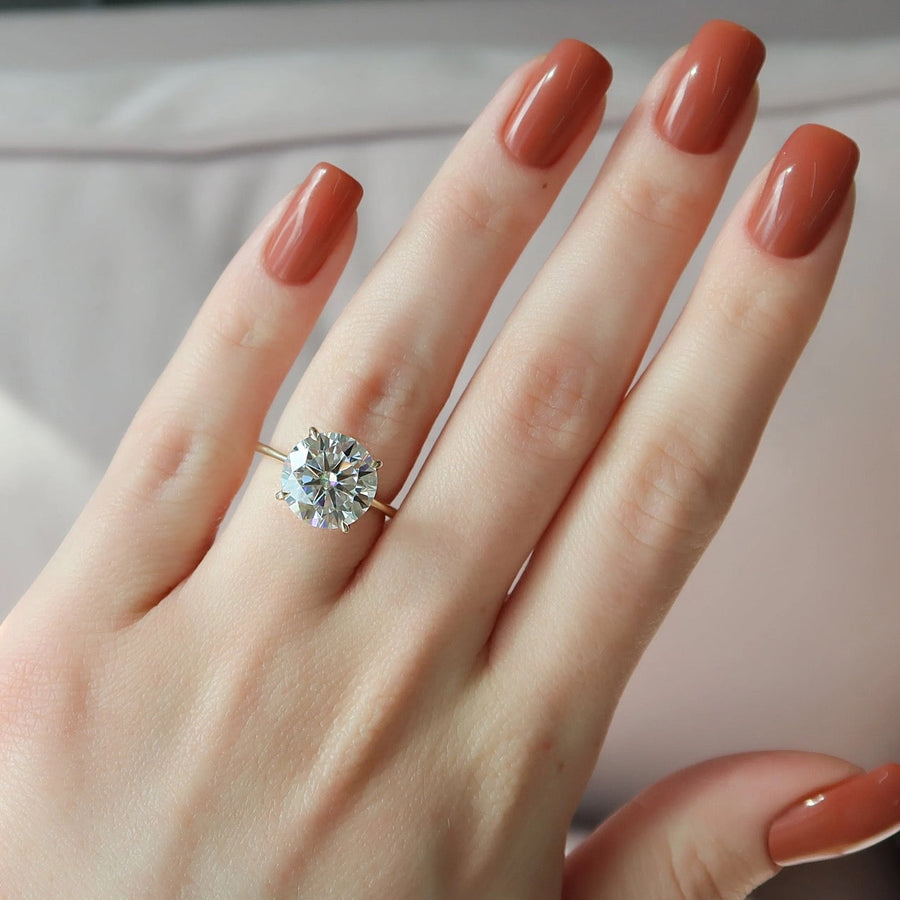  The Solitaire Petal Kamellie Round Moissanite Ring 18k Yellow Gold 003