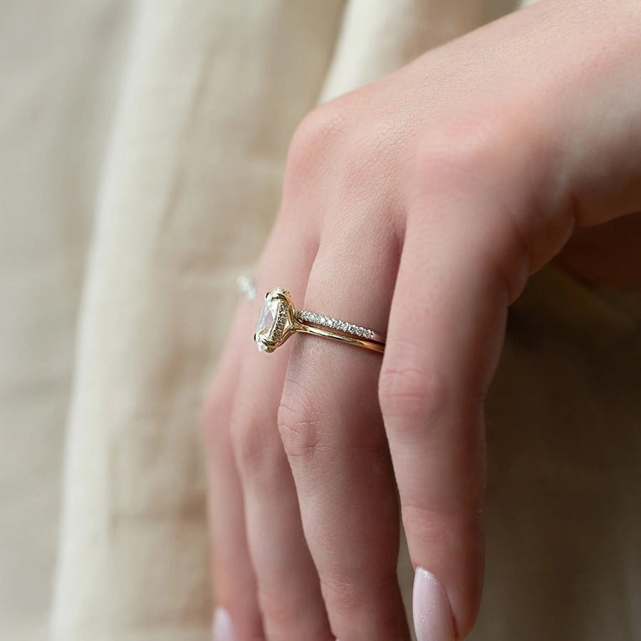  The Solitaire Sarah Oval Lab Diamond Ring 14k Yellow Gold 003