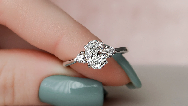moissanite oval